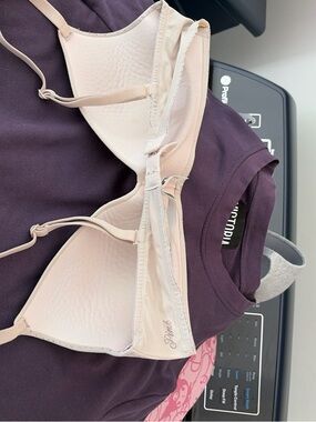 PINK Victoria's Secret Light Nude Smooth T-Shirt Bra